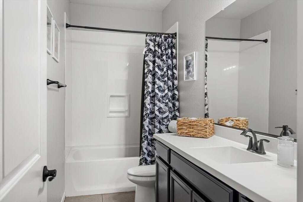 Family Vacation Home Maricopa المظهر الخارجي الصورة